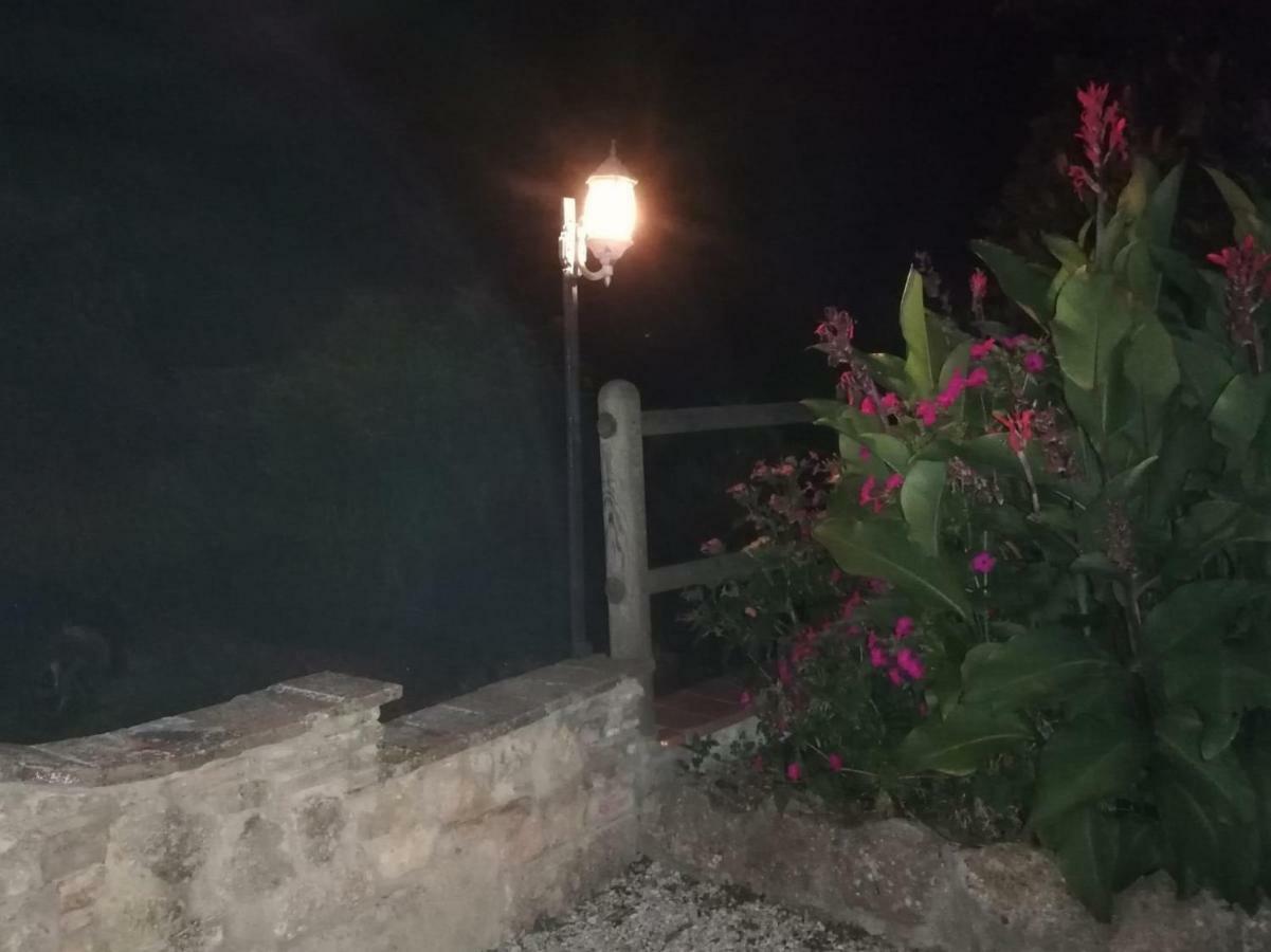 Affittacamere IL Fienile nella Roccia Casole dʼElsa Esterno foto